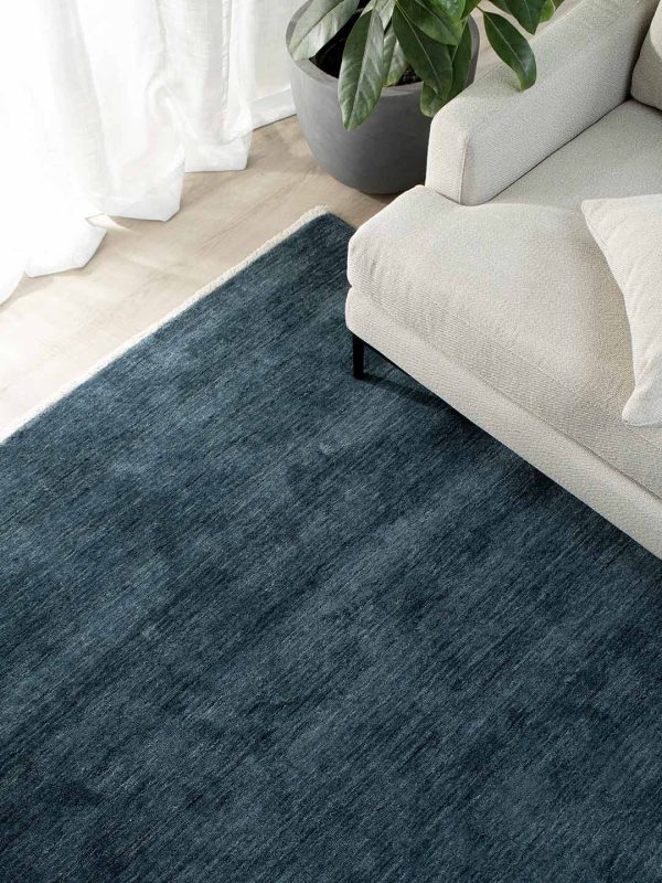 Diva Odyssy Luxury Hand-Woven Minimal Rug | The Rug Collection